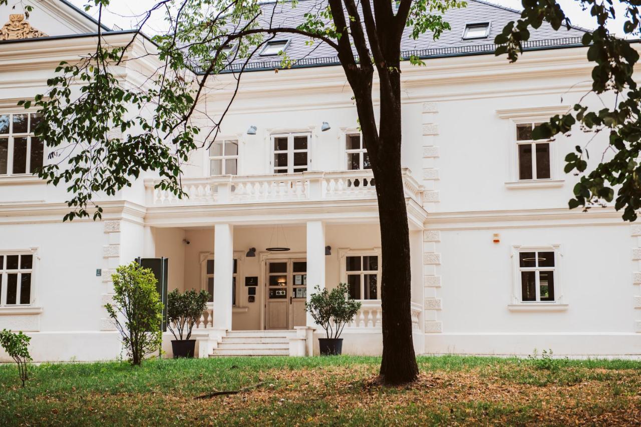 Dvorac Jankovic Bed & Breakfast Suhopolje Ngoại thất bức ảnh