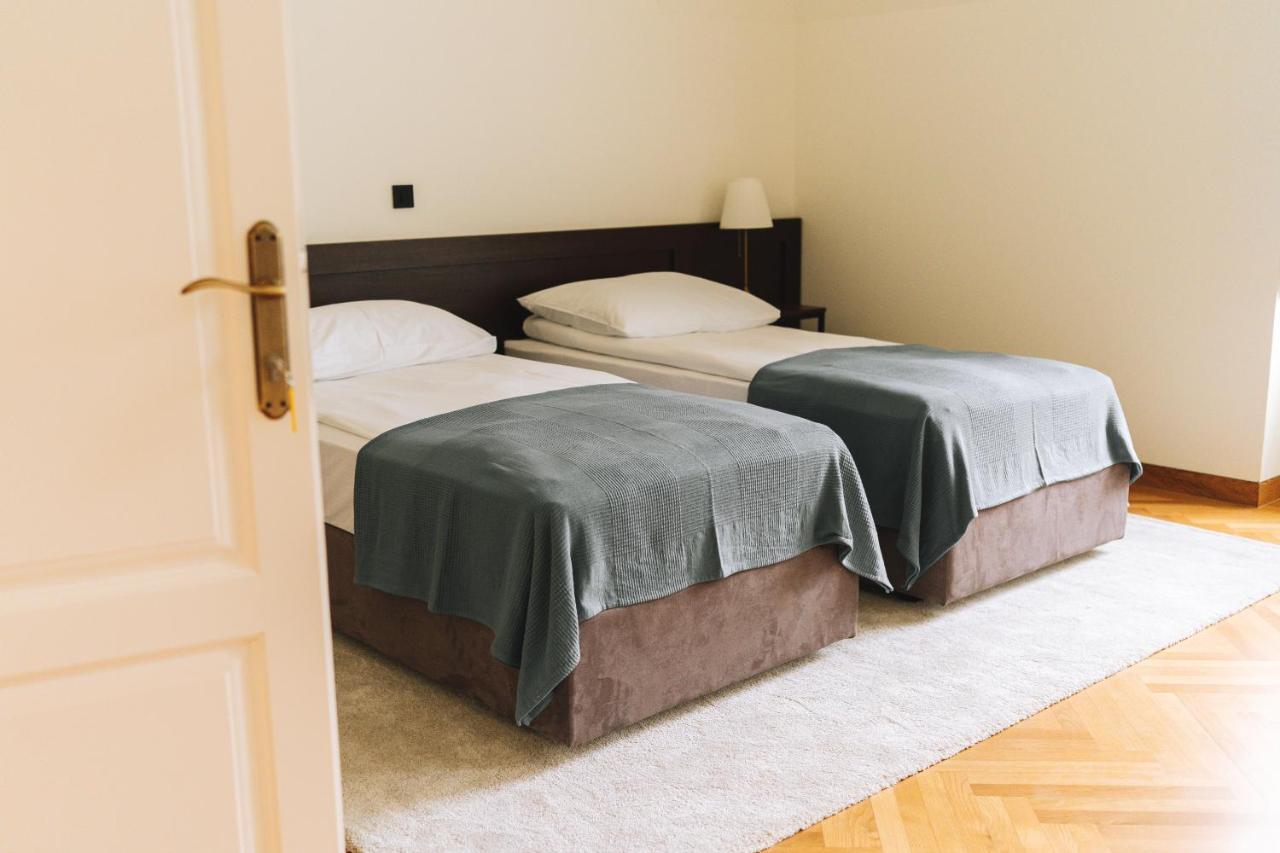 Dvorac Jankovic Bed & Breakfast Suhopolje Ngoại thất bức ảnh
