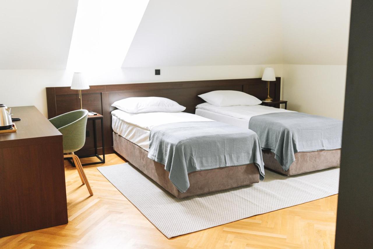 Dvorac Jankovic Bed & Breakfast Suhopolje Ngoại thất bức ảnh
